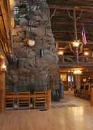 null Old Faithful Inn - Inside the Park