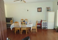 Bedroom 2 J-Courts Bed & Comfort