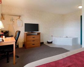 Kamar Tidur 4 Econo Lodge Inn & Suites Farmington