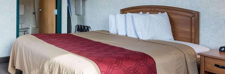 침실 Econo Lodge Inn & Suites Farmington