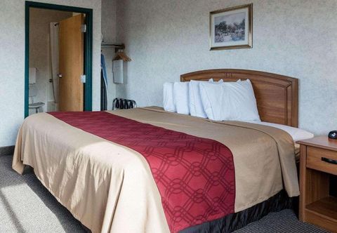 침실 Econo Lodge Inn & Suites Farmington