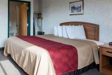 침실 Econo Lodge Inn & Suites Farmington
