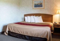 침실 7 Econo Lodge Inn & Suites Farmington