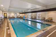 Swimming Pool Comfort Suites Near Denver Downtown