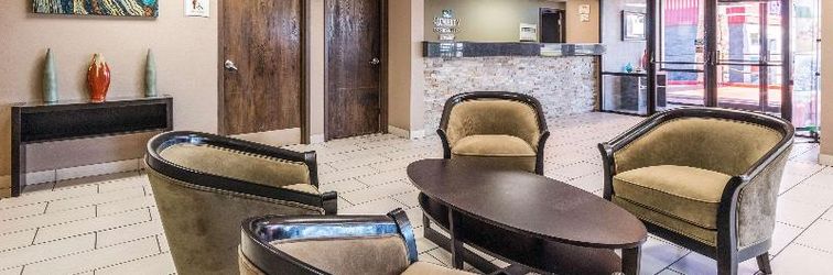 Lobby Quality Inn & Suites