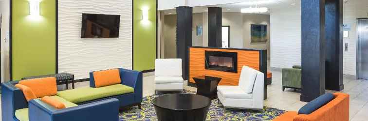 Lobby Holiday Inn Express and Suites Duluth Mall Area