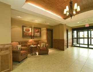 Lobby 2 Hol. Inn Exp.   Laredo-Event Center Area