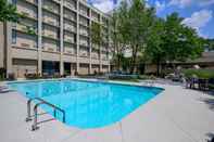 Swimming Pool Doubletree By Hilton Raleigh Midtown
