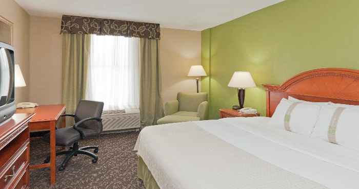 Phòng ngủ Holiday Inn & Suites Mansfield-Conference Ctr
