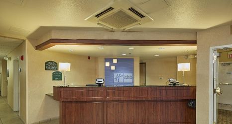 ロビー 2 La Quinta Inn & Suites By Wyndham Springfield