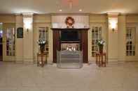 Lobby Hol. Inn Exp. Hotel and Suites Drums-Hazelton