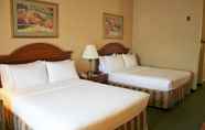 Bedroom 5 Hol. Inn Exp. Hotel and Suites Drums-Hazelton