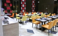 Restaurant 3 Holiday Villa Hotel & Residence Shanghai Jiading