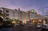 Nearby View and Attractions 7 Holiday Inn Express and Suites Columbia I 26 at Ha