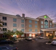 Nearby View and Attractions 7 Holiday Inn Express and Suites Columbia I 26 at Ha