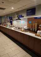 RESTAURANT Holiday Inn Express and Suites Kingsport Meadowvie