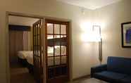 Bedroom 7 Holiday Inn Express and Suites Kingsport Meadowvie