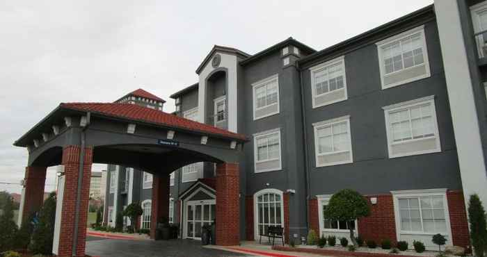 Bên ngoài BestWestern Plus OklahomaCity Northwest Inn&Suites