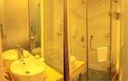In-room Bathroom 4 GreenTree Inn GuiZhou GuiYang PenShuiChi Business