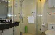 In-room Bathroom 7 GreenTree Inn Shanghai Dongming Road Subway Statio