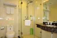 In-room Bathroom GreenTree Inn Shanghai Dongming Road Subway Statio