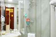 In-room Bathroom GreenTree Inn Jiangsu Nanjing Xinjiekou Subway Sta