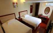 Kamar Tidur 3 GreenTree Inn BaoAn Airport New Terminal Express H