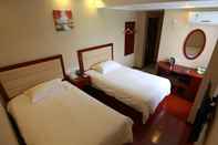 Bedroom GreenTree Inn BaoAn Airport New Terminal Express H