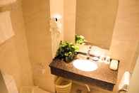 Toilet Kamar GreenTree Inn Yantai University Business Hotel
