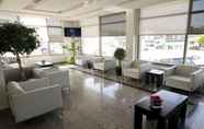 Lobby 7 Hotel Adelma