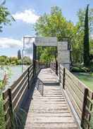 null Adonis Arles Les Hameaux de Camargue