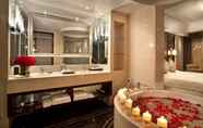 In-room Bathroom 6 LVSHOU Hotel Shanghai