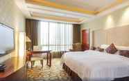 Bedroom 6 Oriental Glory Hotel