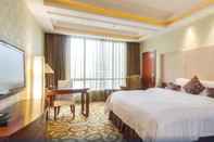 Bedroom Oriental Glory Hotel