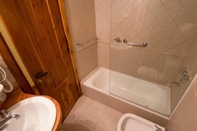 In-room Bathroom Hosteria Traunco