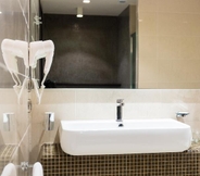 In-room Bathroom 5 Radisson Blu Hotel N'Djamena