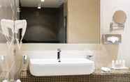 In-room Bathroom 5 Radisson Blu Hotel N'Djamena