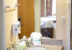 In-room Bathroom 2 Guesthouse International Inn