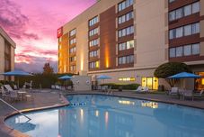 スイミングプール Red Lion Hotel Conference Center Renton