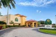 Bangunan La Quinta by Wyndham Ft Lauderdale Cypress Creek