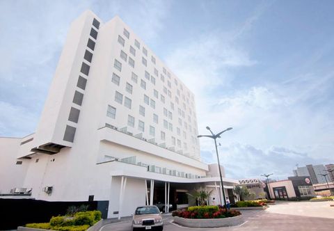 외관 Biotel Suites