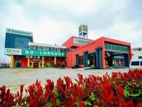 Bangunan 4 GreenTree Inn Donghai  New Bus Station