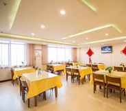 Restaurant 6 GreenTree Inn ZhongYang  LeCheng Business Hotel