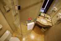 In-room Bathroom GreenTree Inn Mong  Kok Express Hote