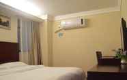 Bedroom 7 GreenTree Alliance West JinShaJiang Road Hotel