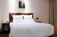 ห้องนอน GreenTree Inn Anting Motor City Express Hotel