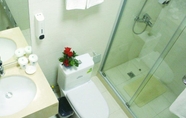 In-room Bathroom 4 GreenTree Inn ZhuanQiao Metro Station ZhuanXing (E