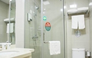 In-room Bathroom 7 GreenTree Inn ZhuanQiao Metro Station ZhuanXing (E