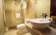 In-room Bathroom 6 GreenTree Inn New District YangSi Metro Station Ya