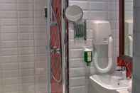 Toilet Kamar Best Western Plus London Wembley Hotel